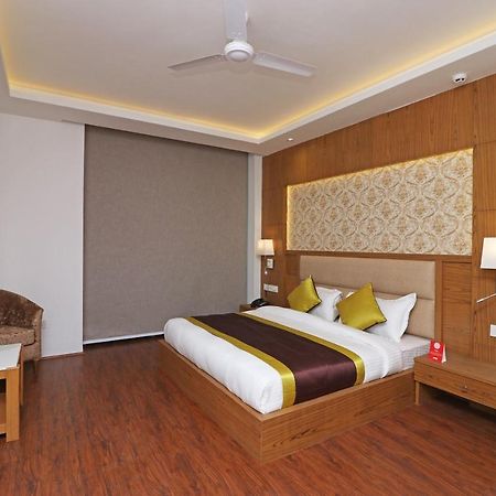 Capital O 10824 Hotel Star Suites New Delhi Exterior foto