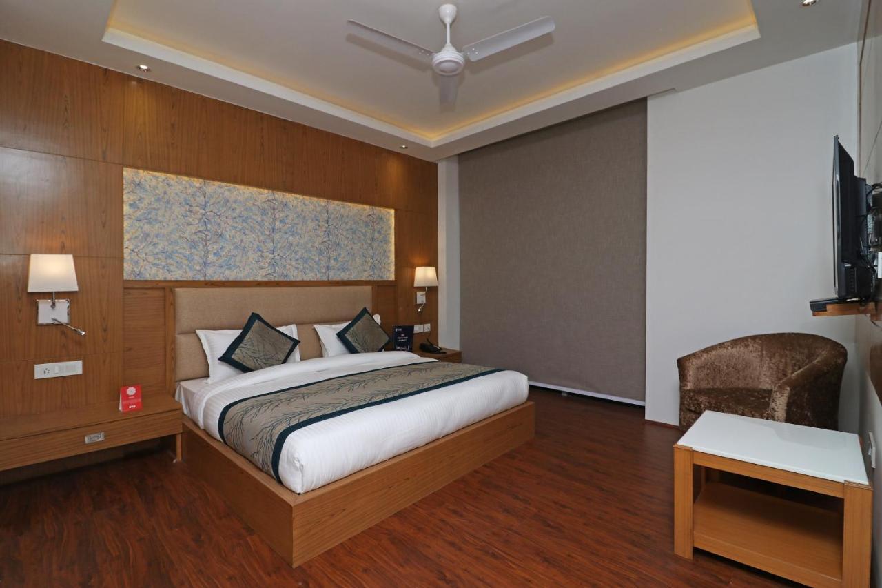 Capital O 10824 Hotel Star Suites New Delhi Exterior foto